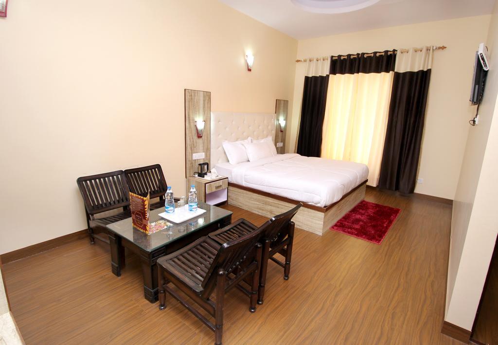 The Grand Welcome Hotell Shimla Exteriör bild
